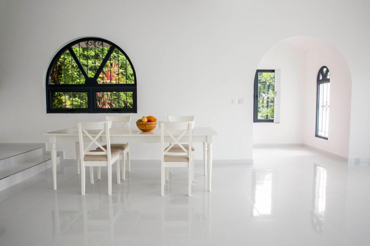 Paradise Heights Luxury Apartments & Villa Beau Vallon  Exteriör bild
